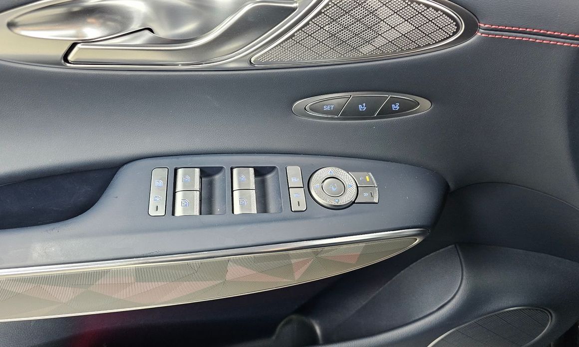 Genesis GV70 2023