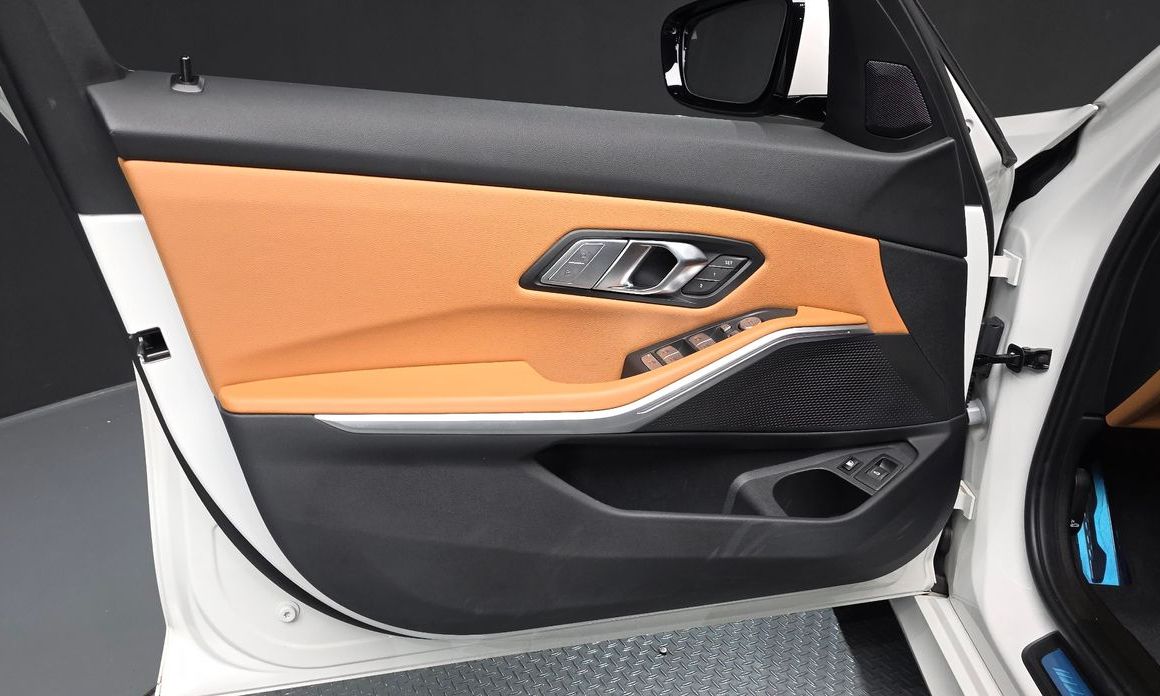 BMW 3-Series 2023