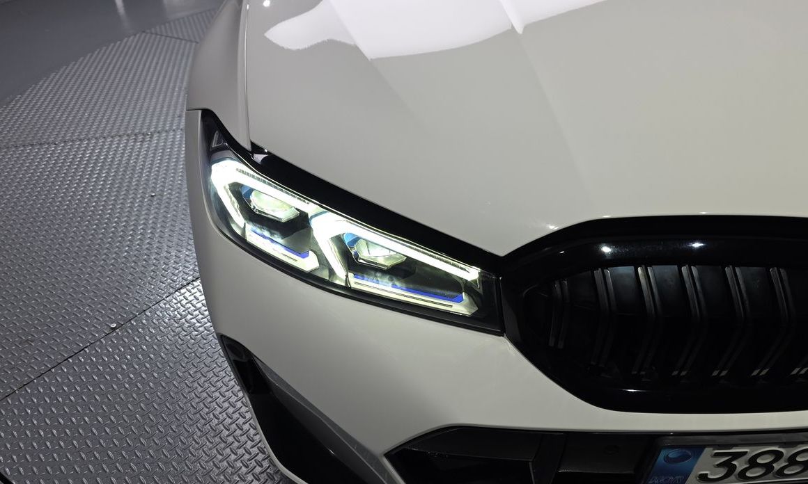 BMW 3-Series 2023