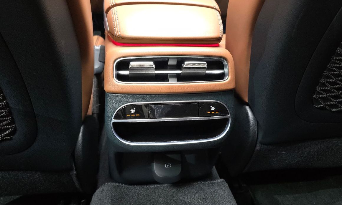 Genesis GV70 2024