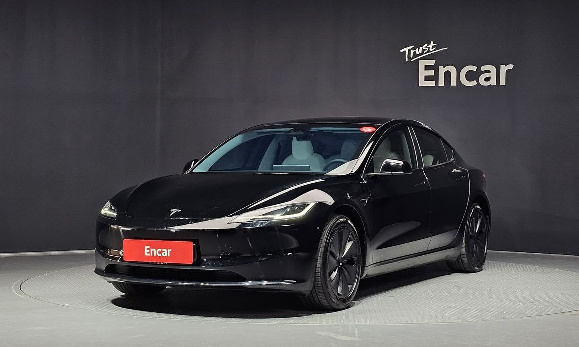 Tesla Model 3 2024