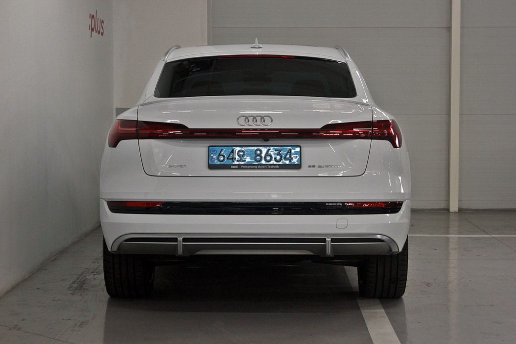 Audi e-tron 2023