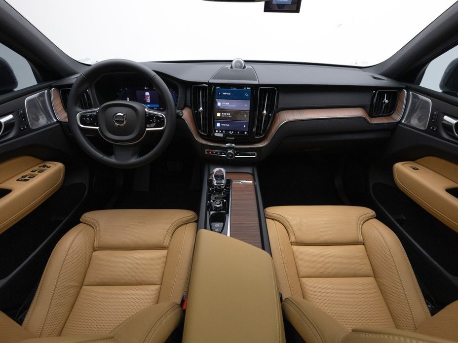 Volvo XC60 2025