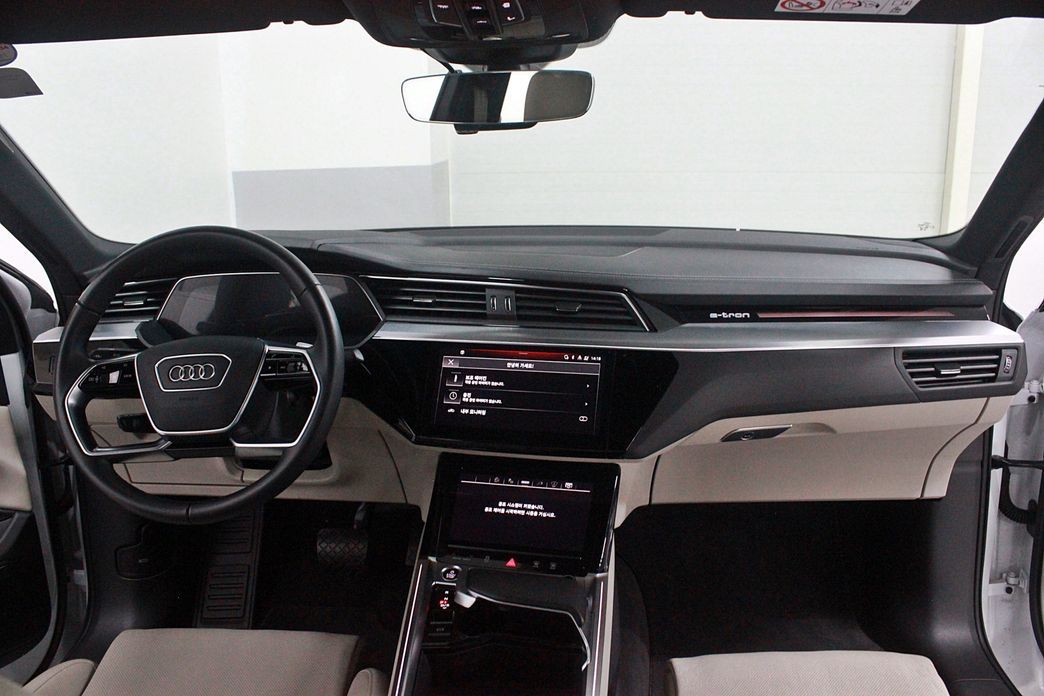 Audi e-tron 2023