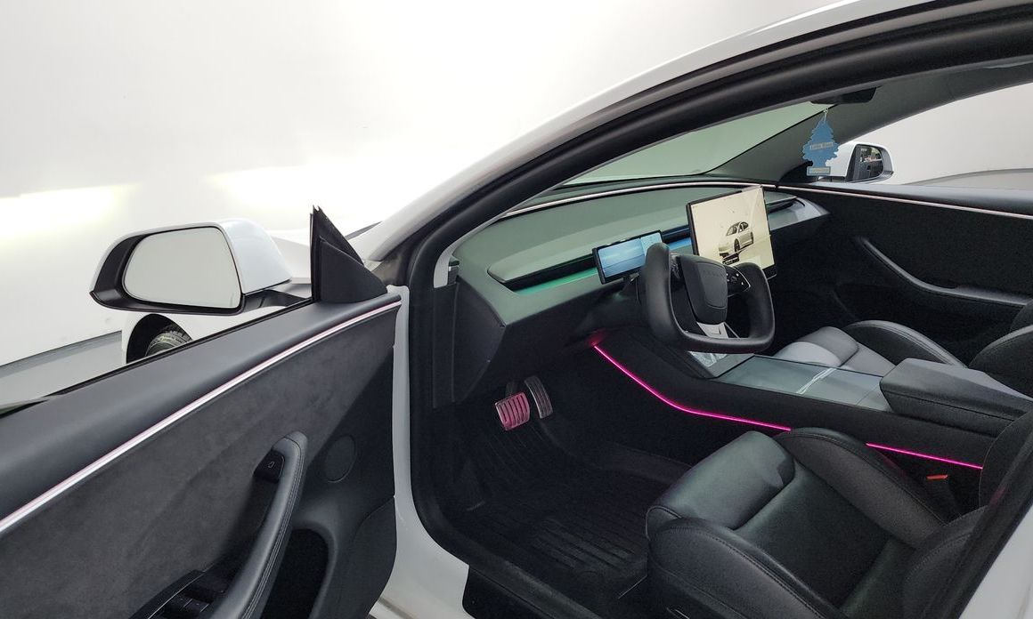Tesla Model 3 2024