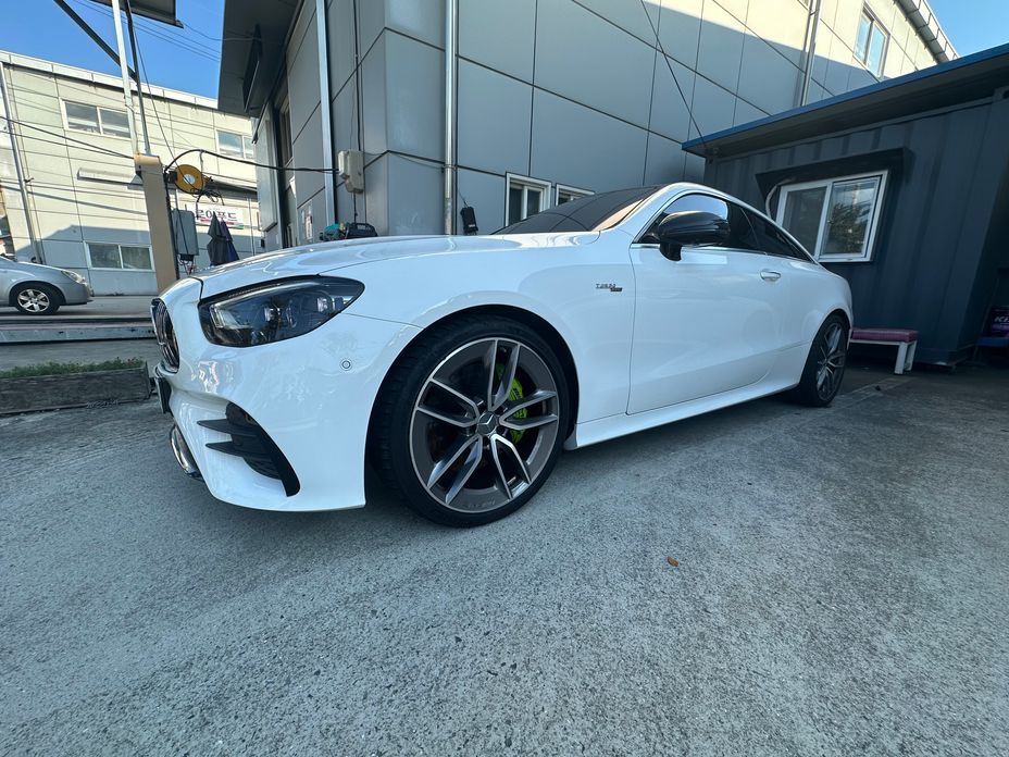 Mercedes-Benz E-Class 2021