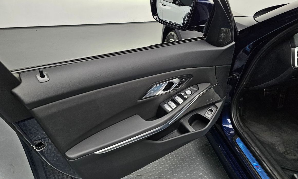 BMW 3-Series 2025
