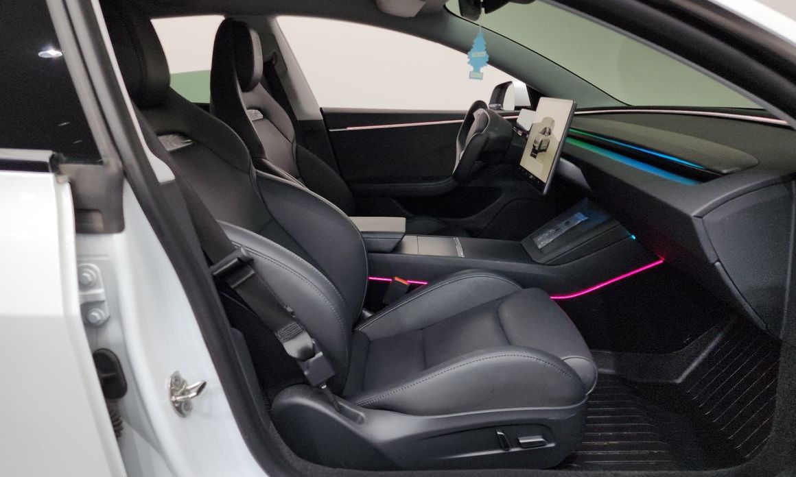 Tesla Model 3 2024