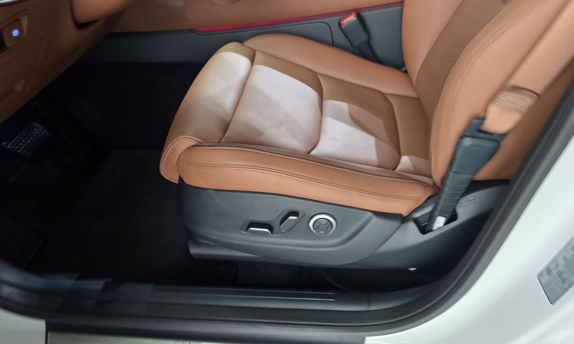 Genesis GV70 2025