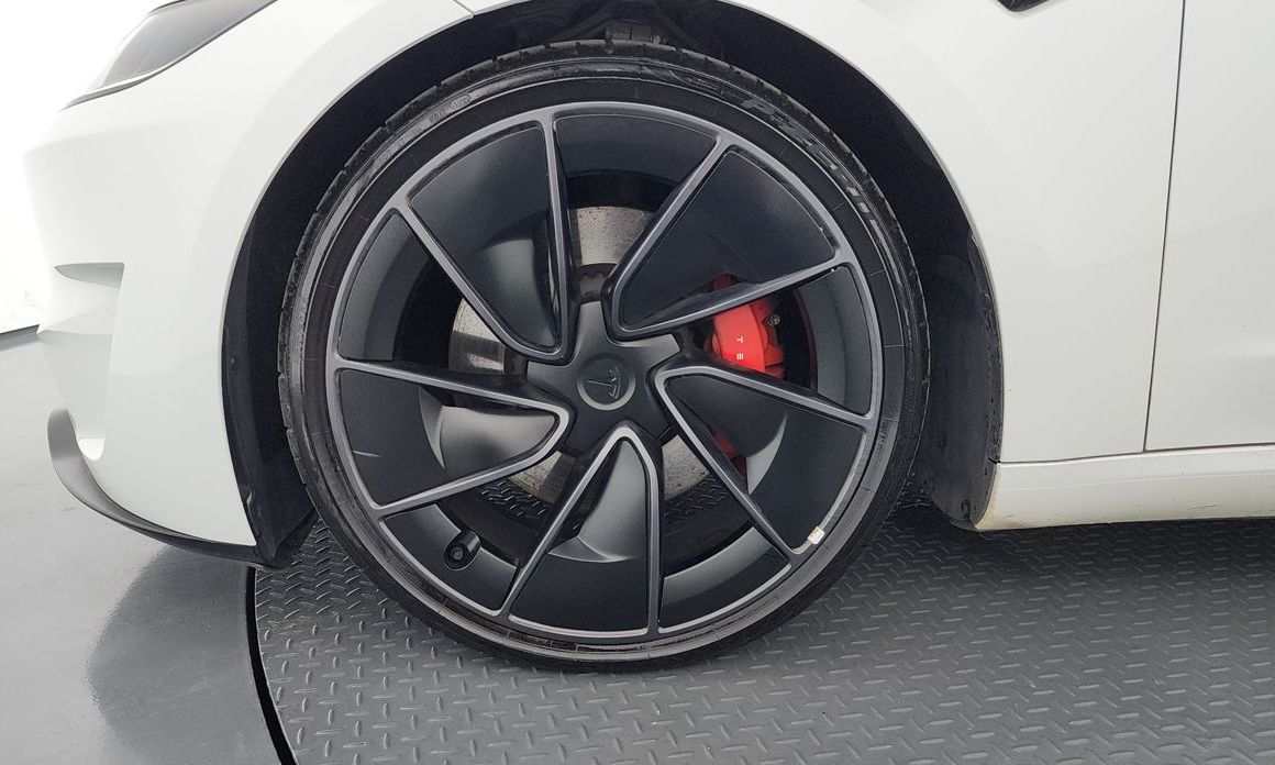 Tesla Model 3 2024