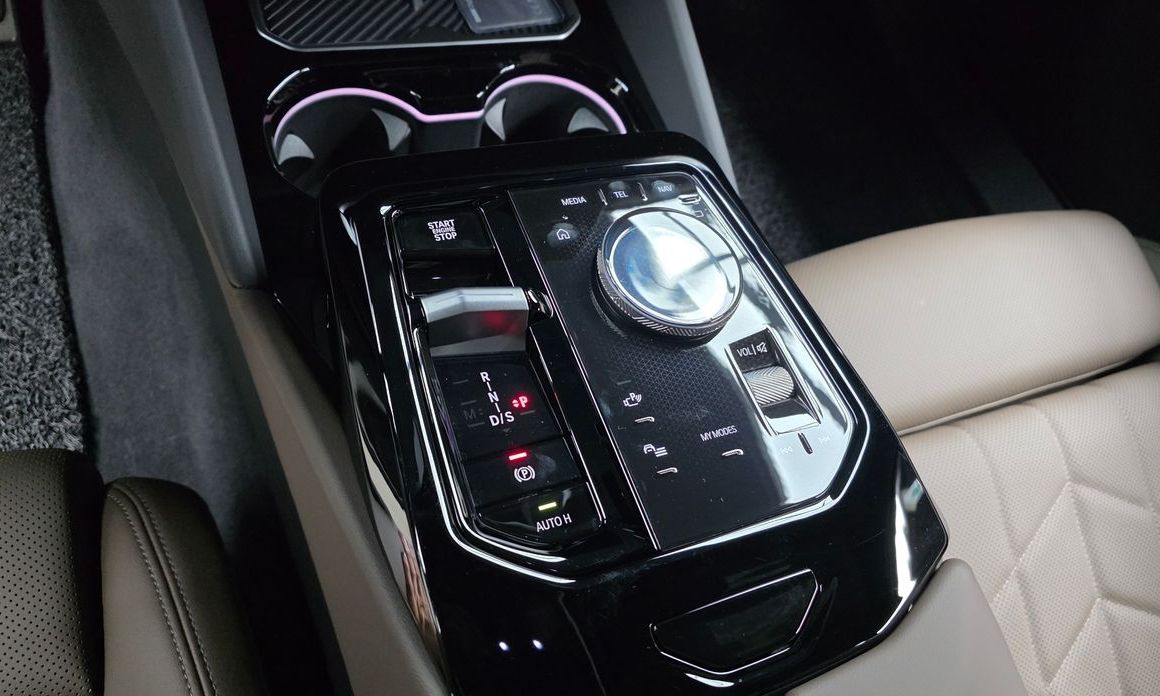 BMW 5-Series 2025