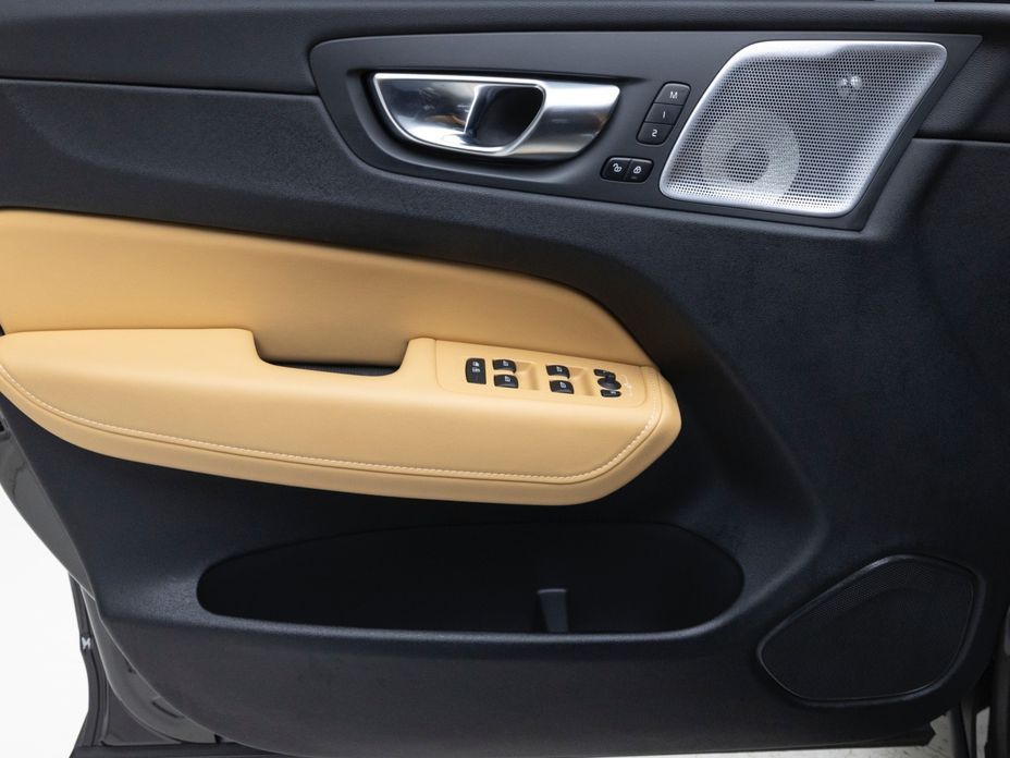 Volvo XC60 2025