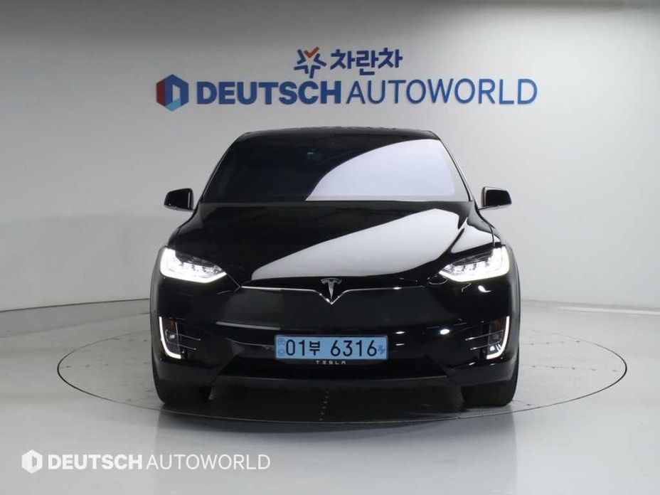 Tesla Model X 2020