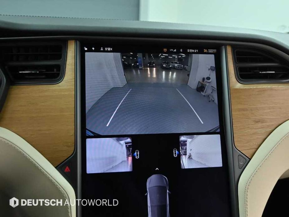 Tesla Model X 2020