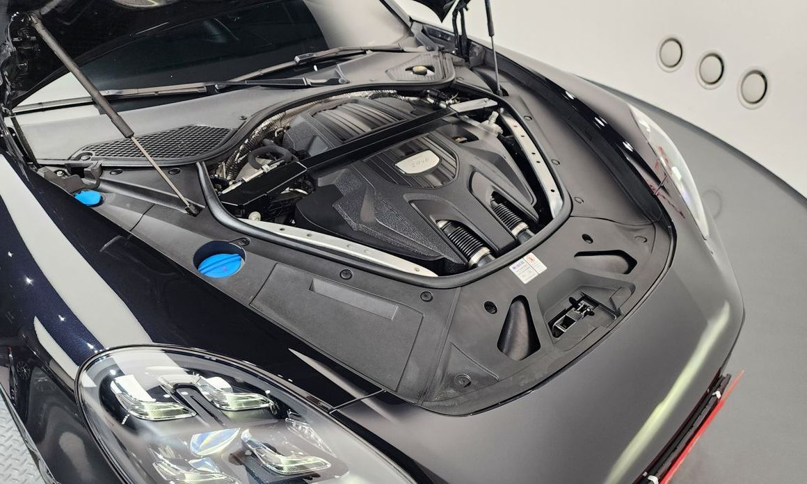 Porsche Panamera 2021