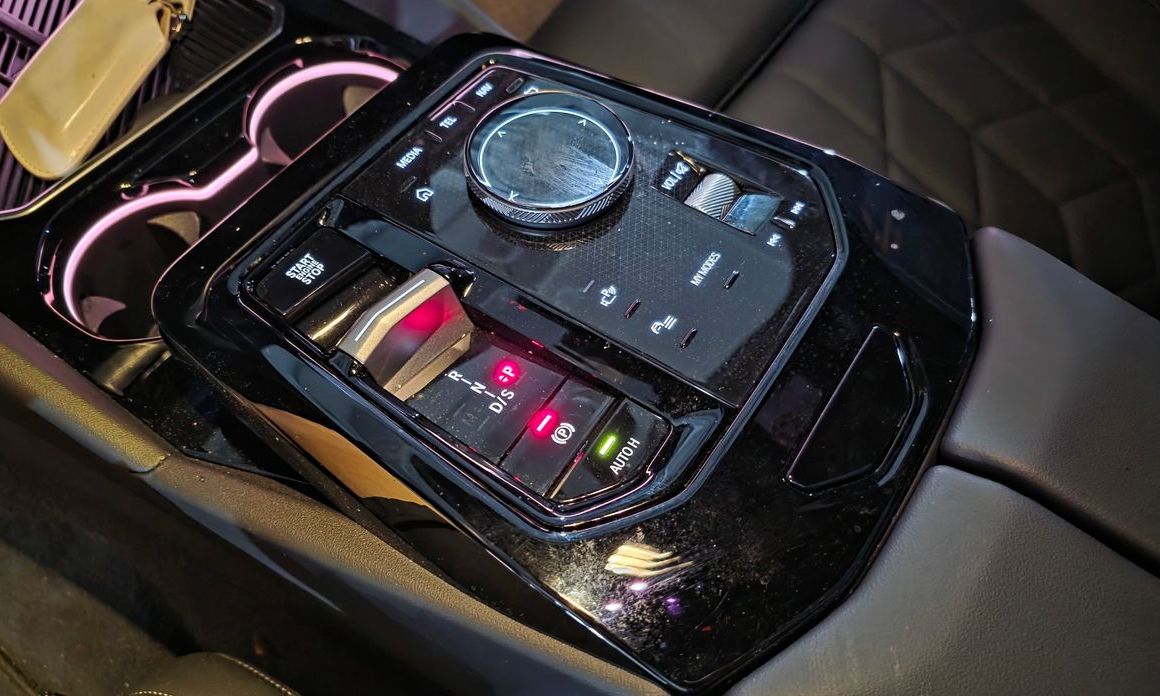 BMW 5-Series 2025