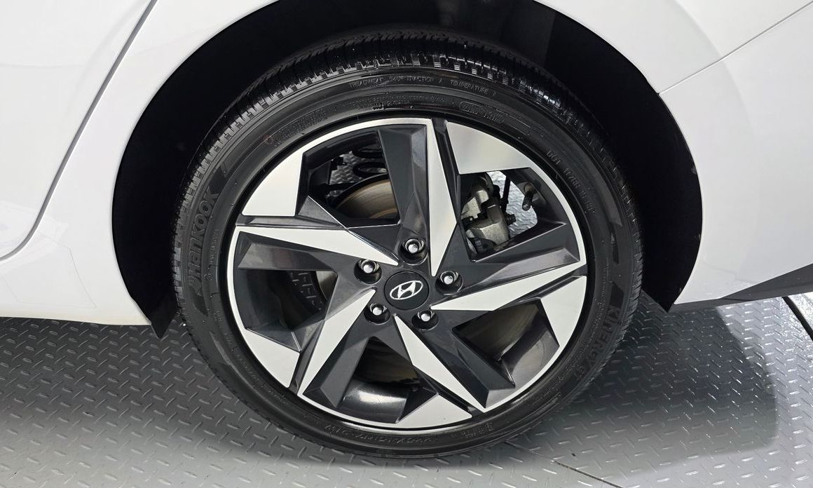 Hyundai AVANTE 2021
