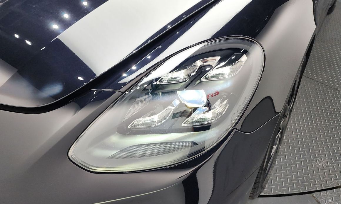 Porsche Panamera 2021