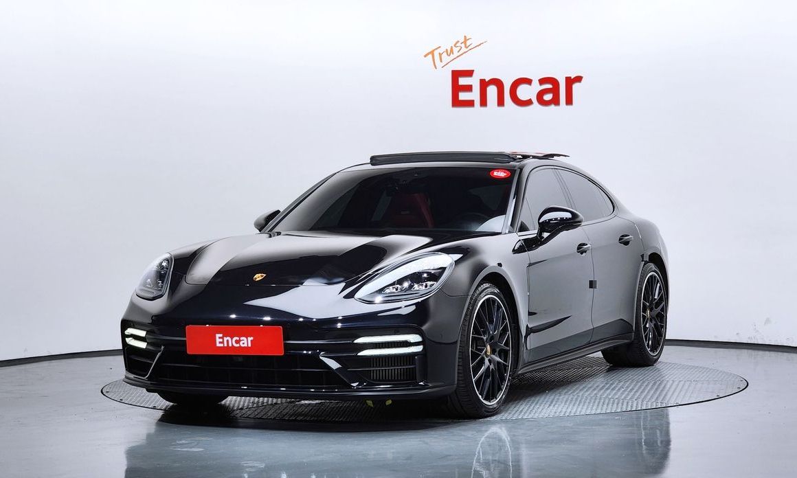 Porsche Panamera 2021