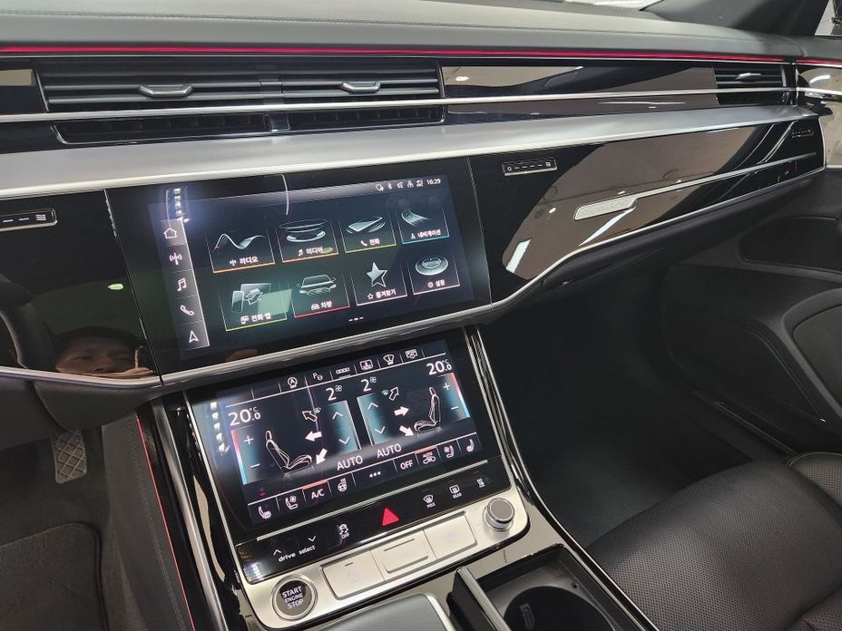 Audi A8 2023