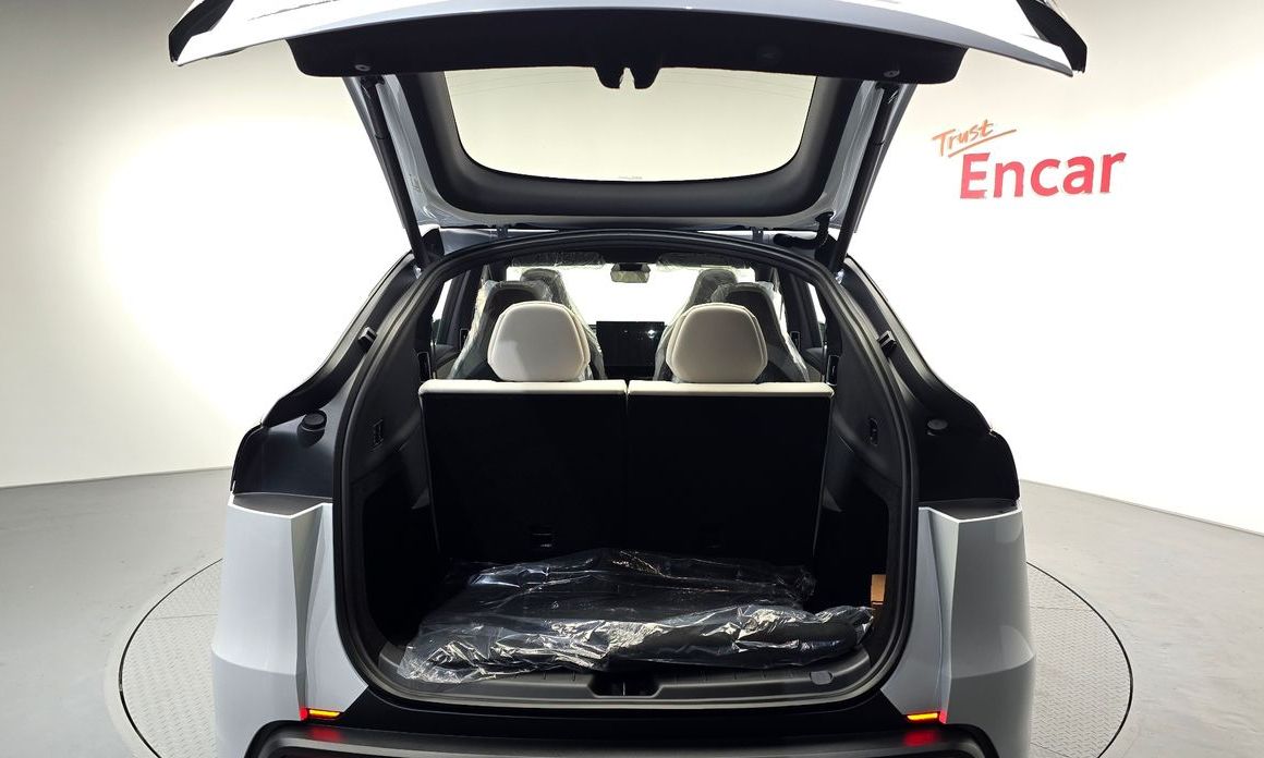 Tesla Model Y 2026