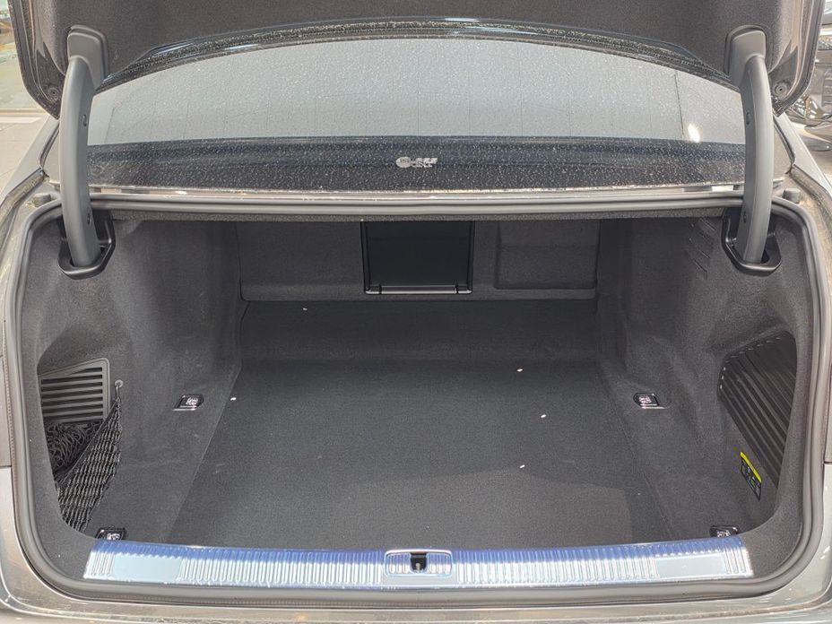 Audi A8 2023