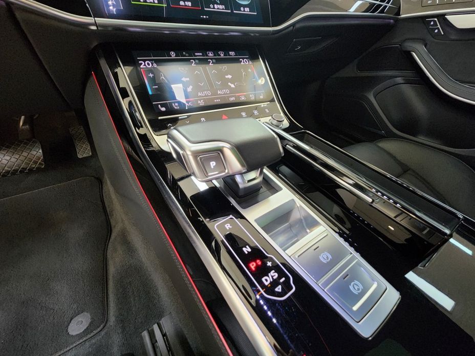 Audi A8 2023