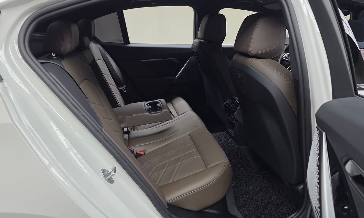 BMW 5-Series 2025
