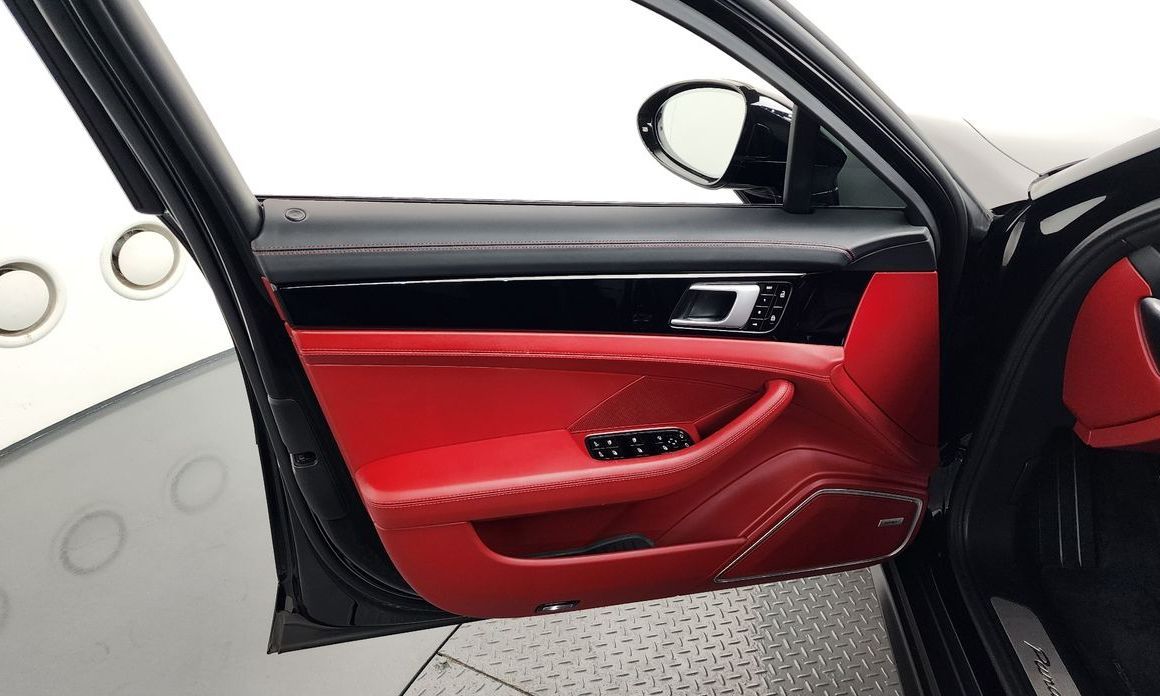 Porsche Panamera 2021