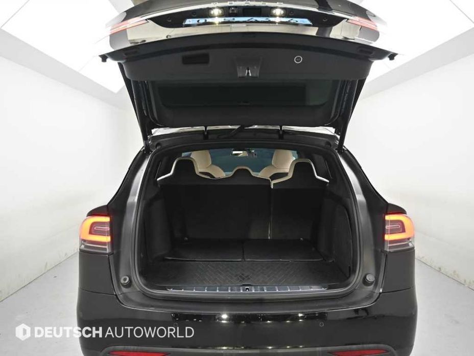 Tesla Model X 2020