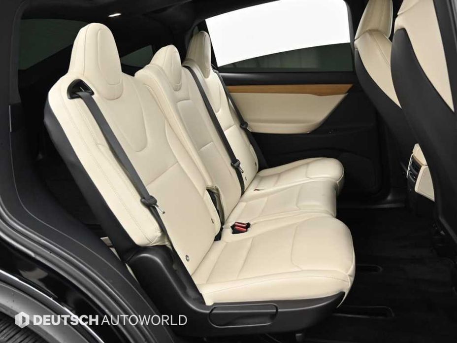 Tesla Model X 2020