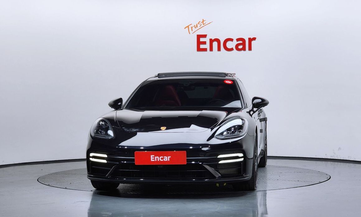 Porsche Panamera 2021