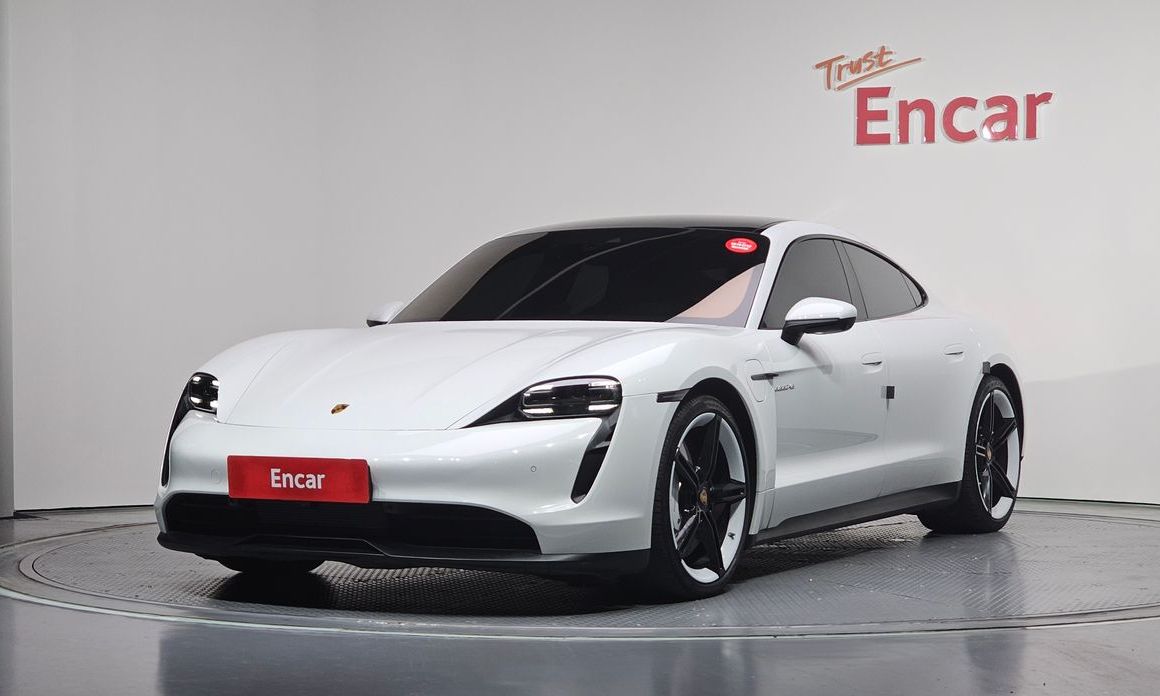 Porsche Taycan 2022