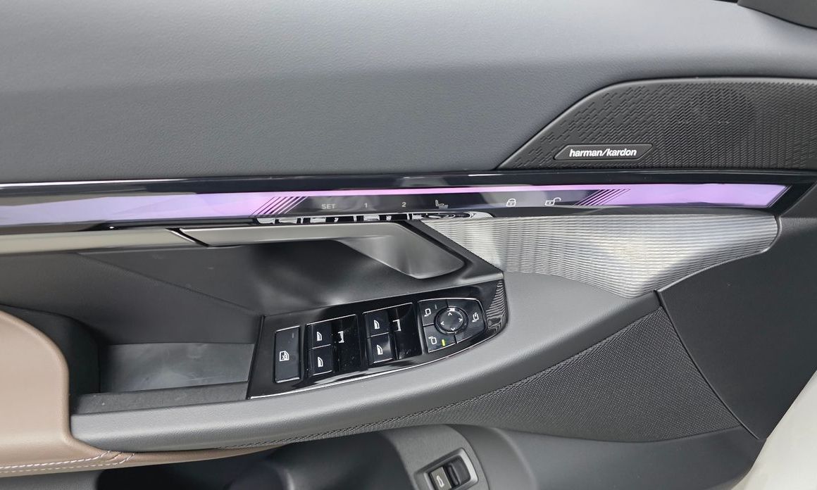 BMW 5-Series 2025