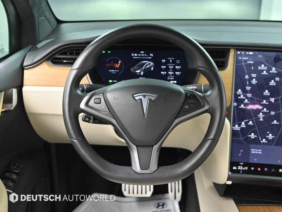 Tesla Model X 2020
