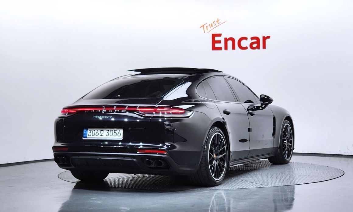 Porsche Panamera 2021