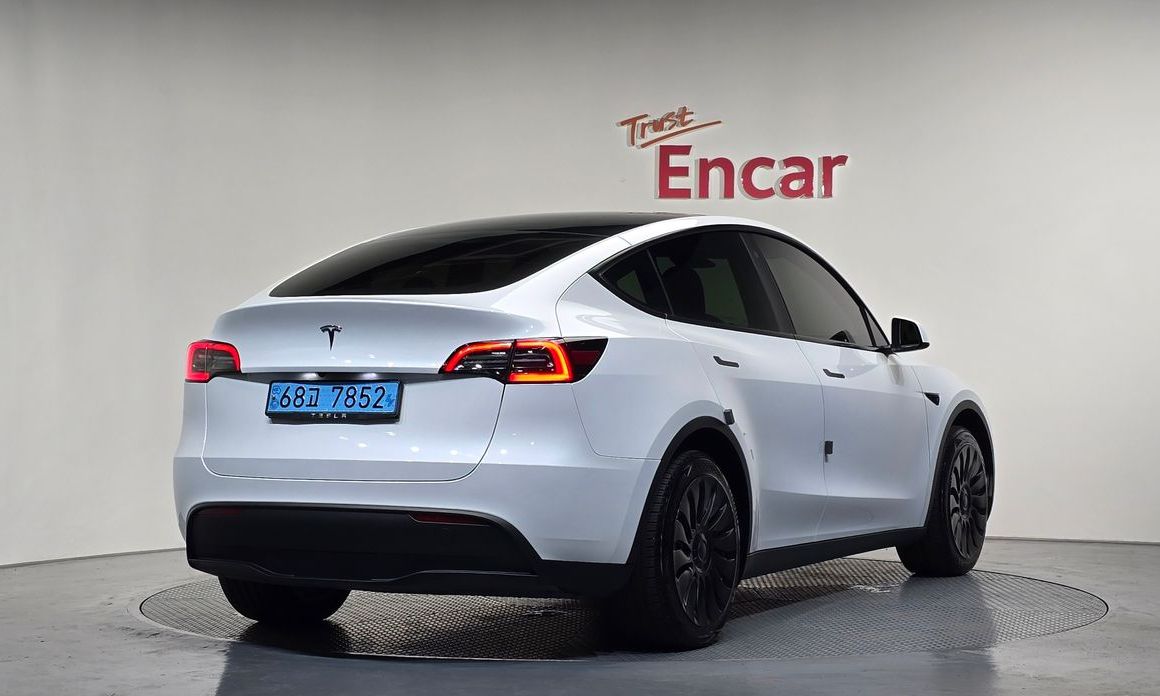Tesla Model Y 2023