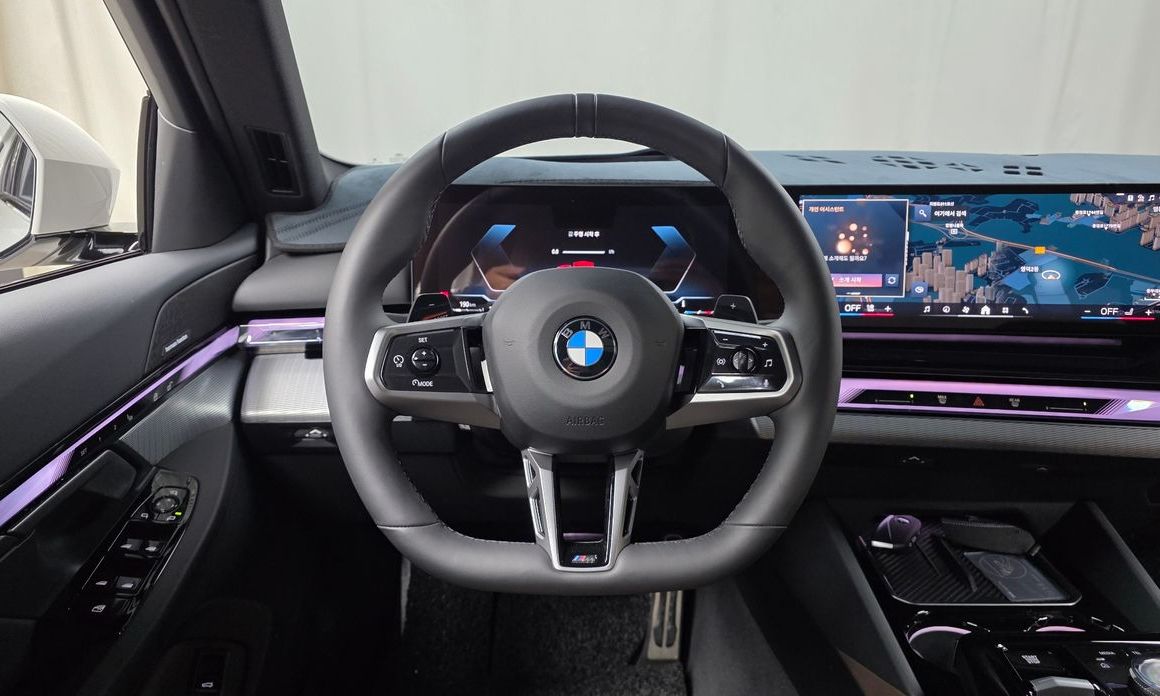 BMW 5-Series 2025
