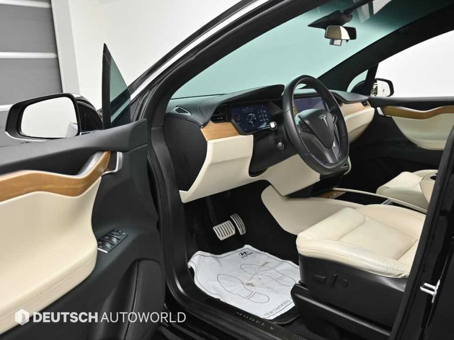 Tesla Model X 2020