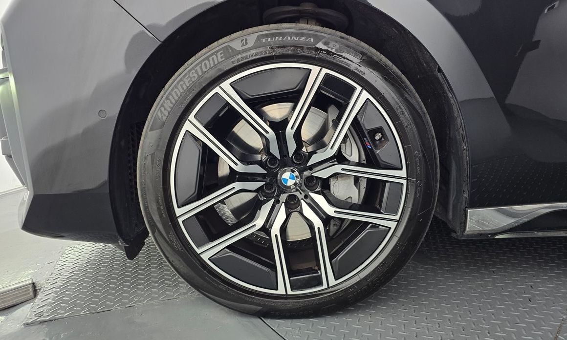BMW 7-Series 2024