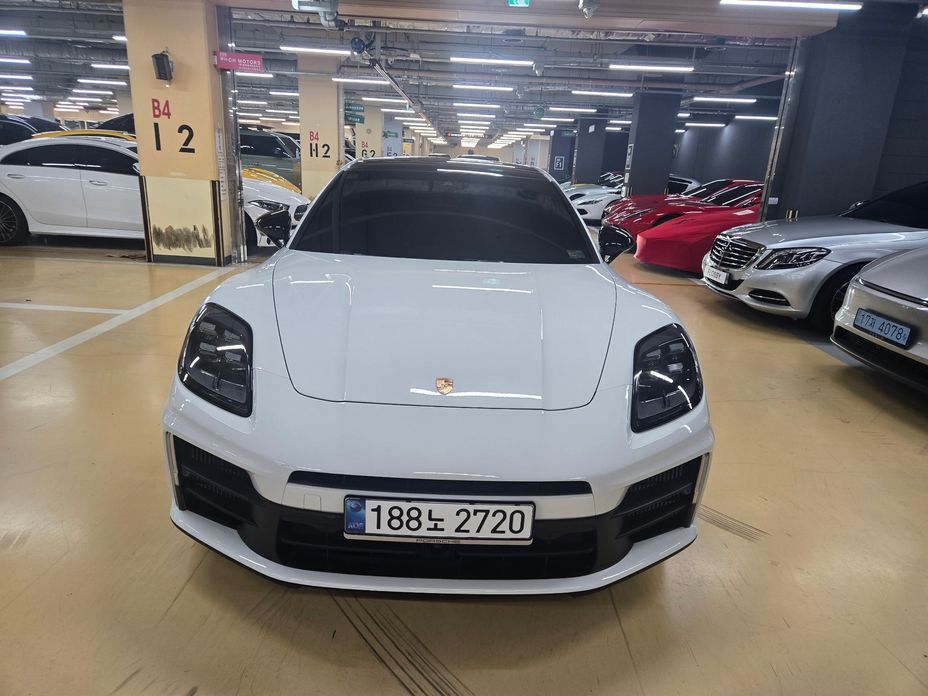 Porsche Panamera 2025