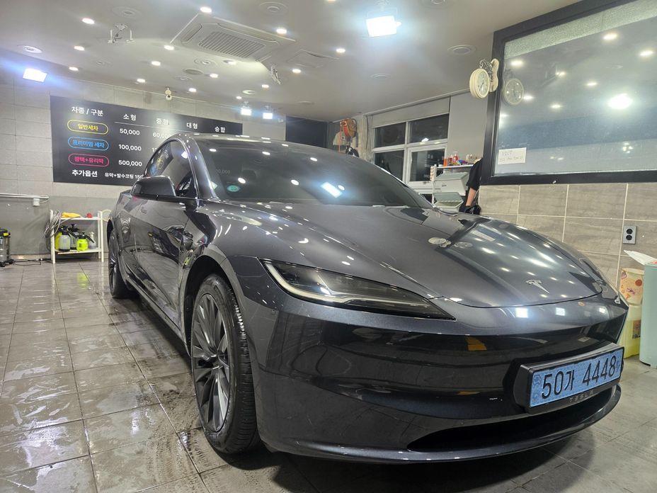 Tesla Model 3 2025