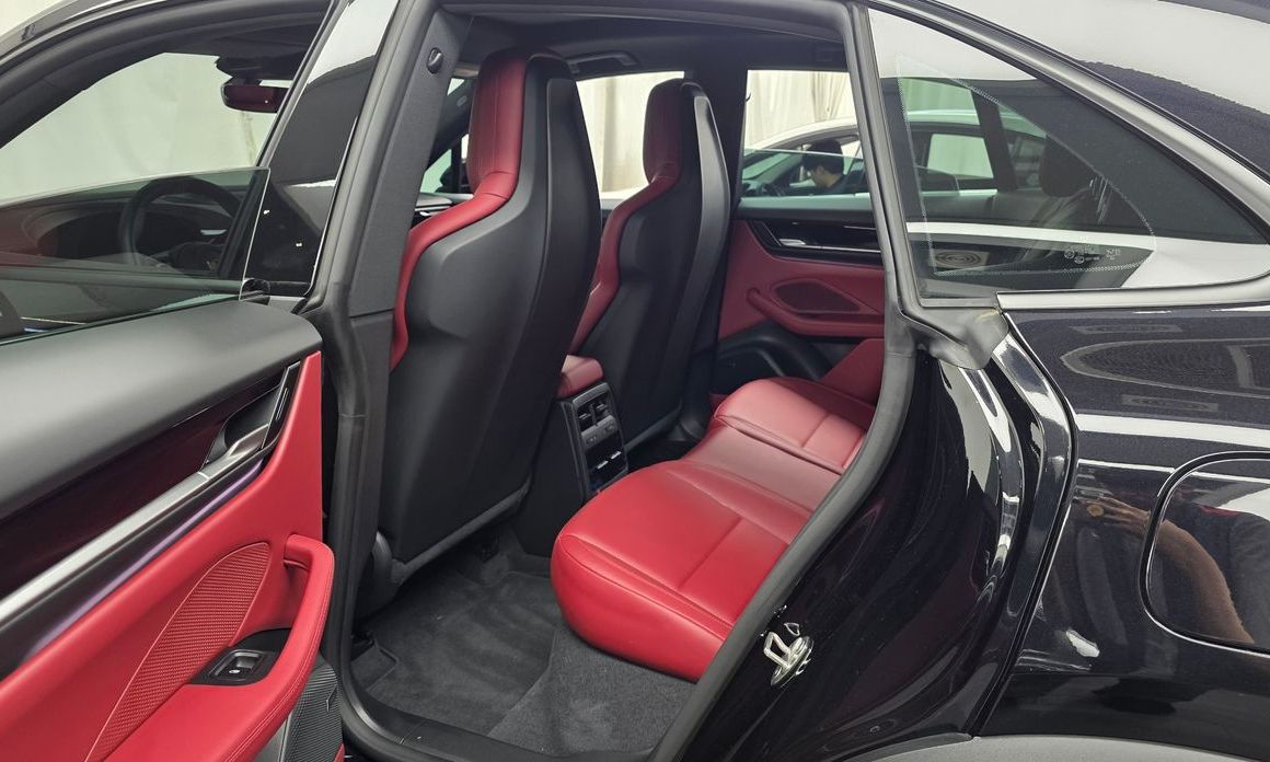 Porsche Macan 2025