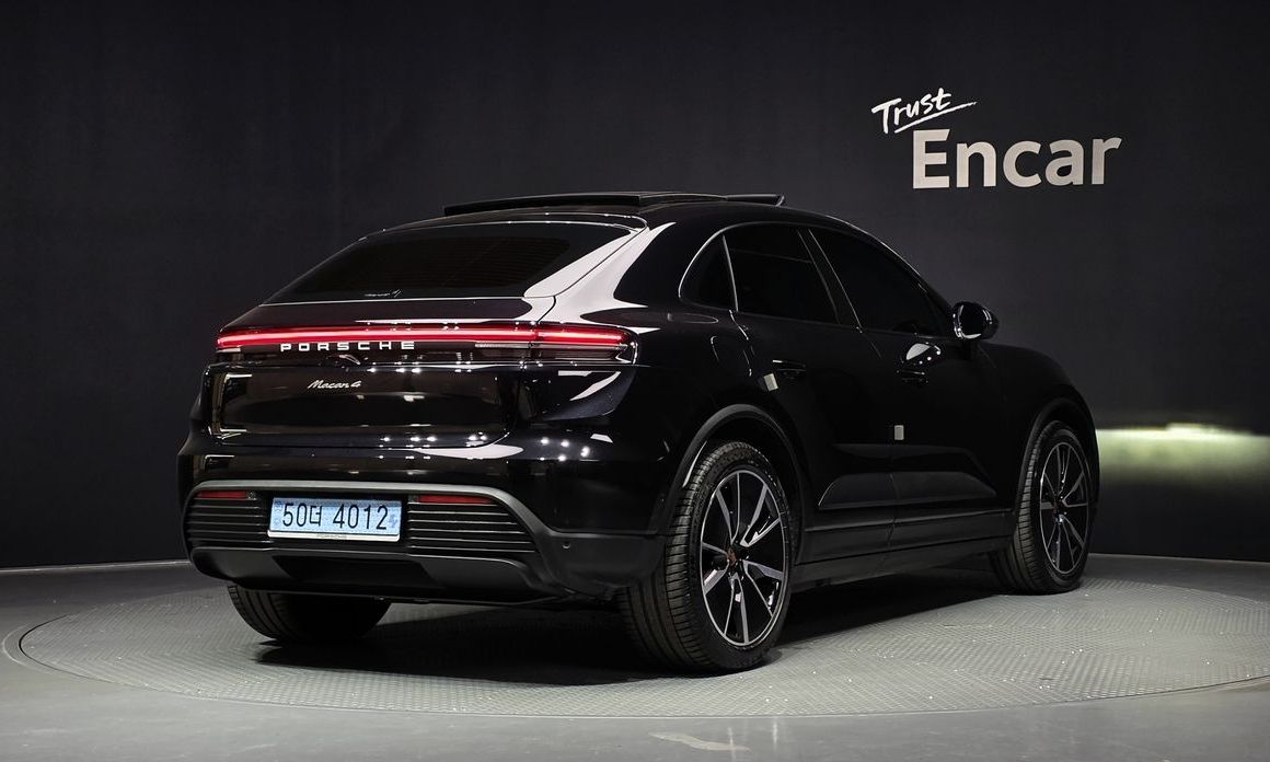 Porsche Macan 2025
