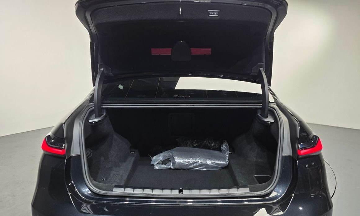 BMW 7-Series 2024