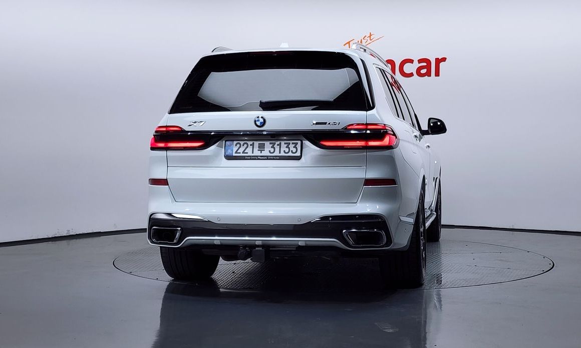 BMW X7 2025