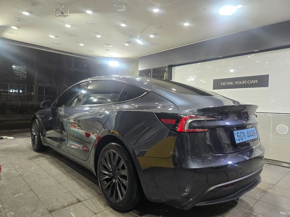 Tesla Model 3 2025
