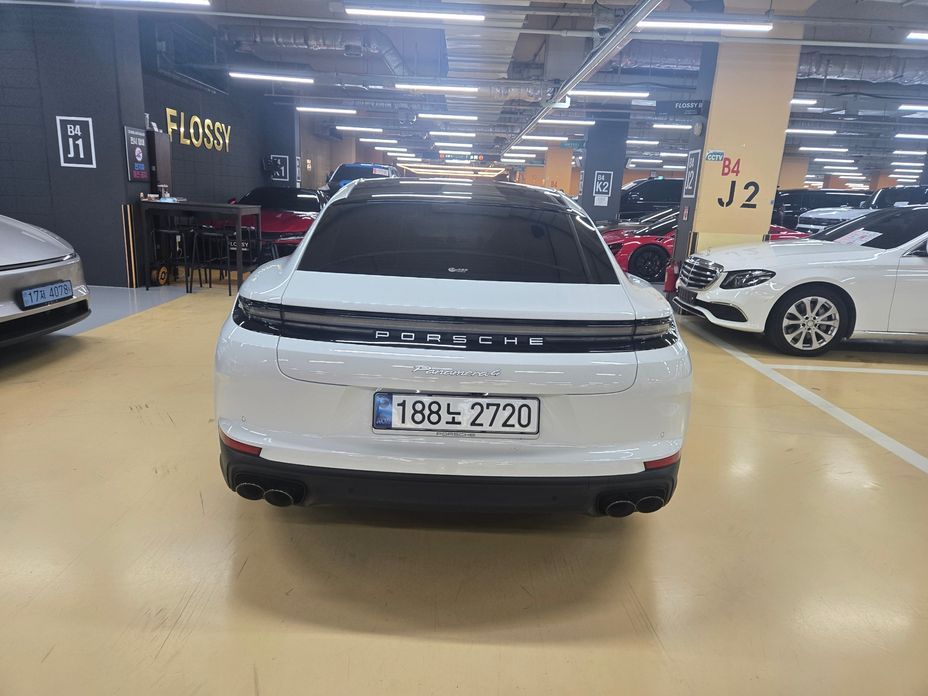 Porsche Panamera 2025