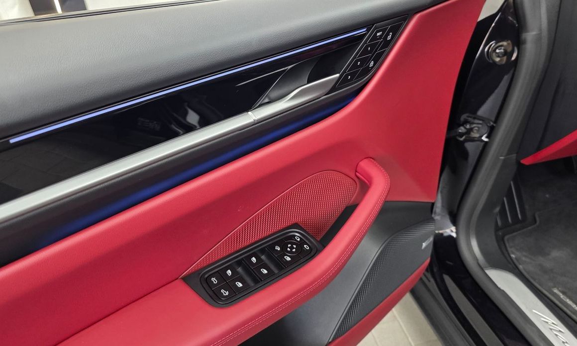 Porsche Macan 2025