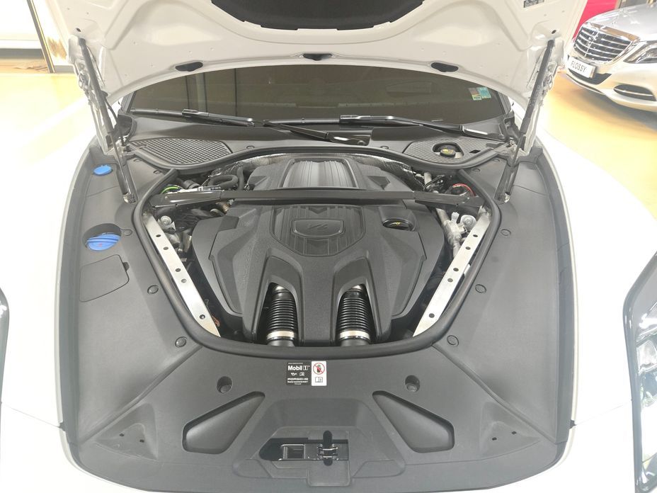 Porsche Panamera 2025
